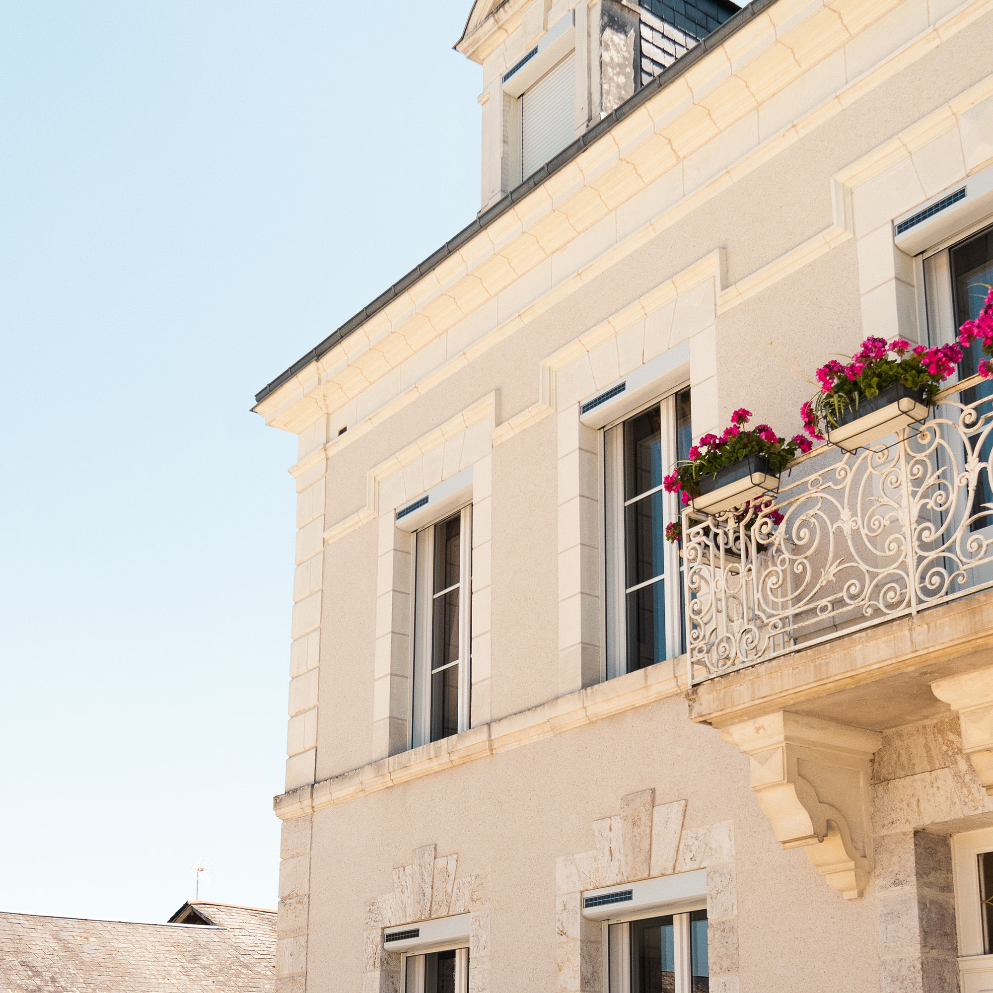 Réalisation Pierret - Fenêtres en PVC blanc avec croisillons à Saint-Gervais-la-Forêt