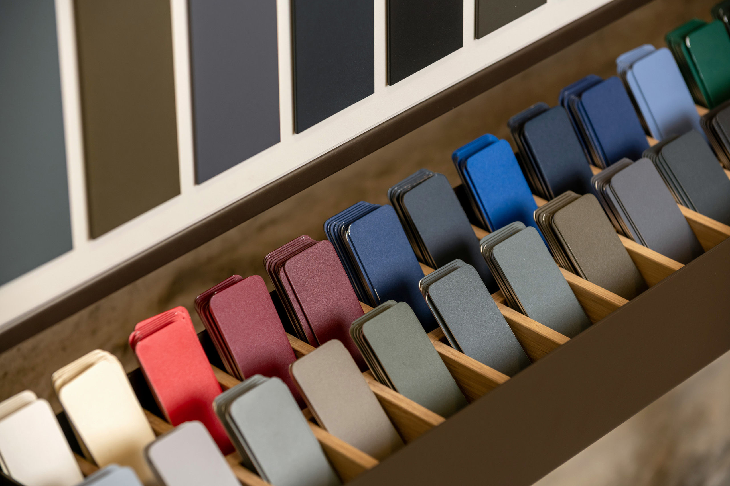 Echantillons de couleurs pour choisir vos menuiseries Pierret